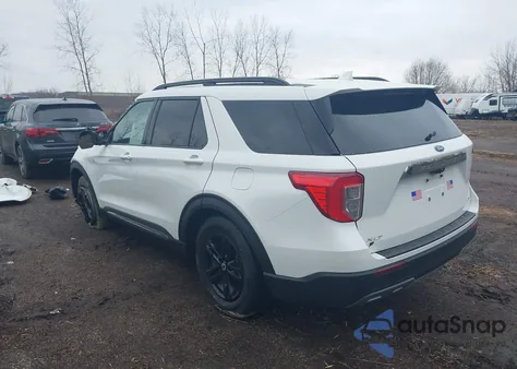 2022 Ford Explorer Xlt z USA, uszkodzony, nr VIN 1FMSK8DH3NGC04304